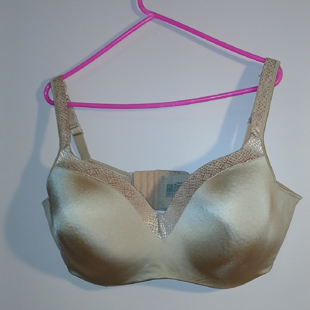 Playtex Gold Contour Bra with Adjustable Straps
